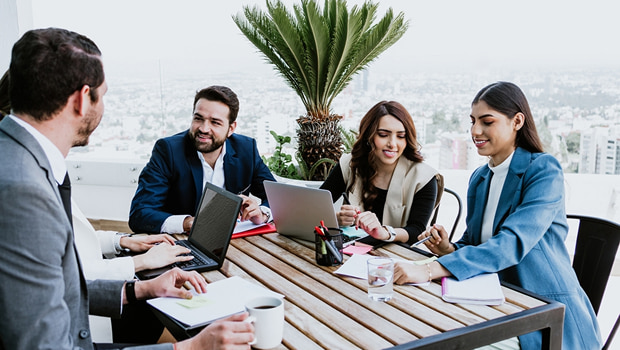 Cómo elegir una agencia de marketing digital en México (guía completa para pymes)